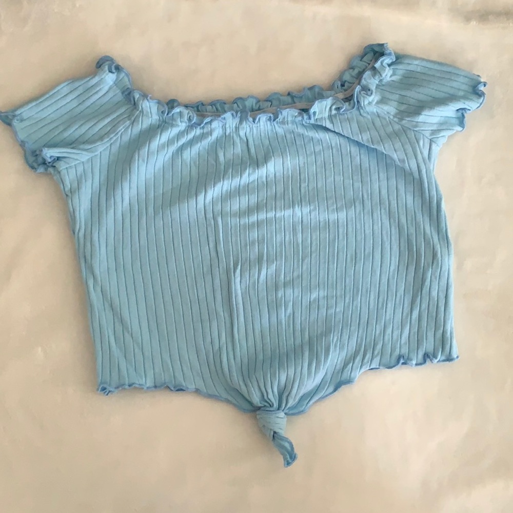 Crop top.